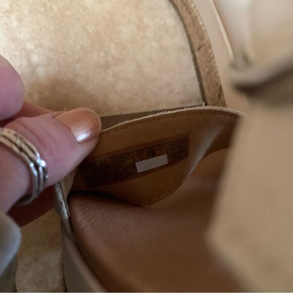 UGG Platform Strap Sandals size 8.5 - Picture 7 of 7